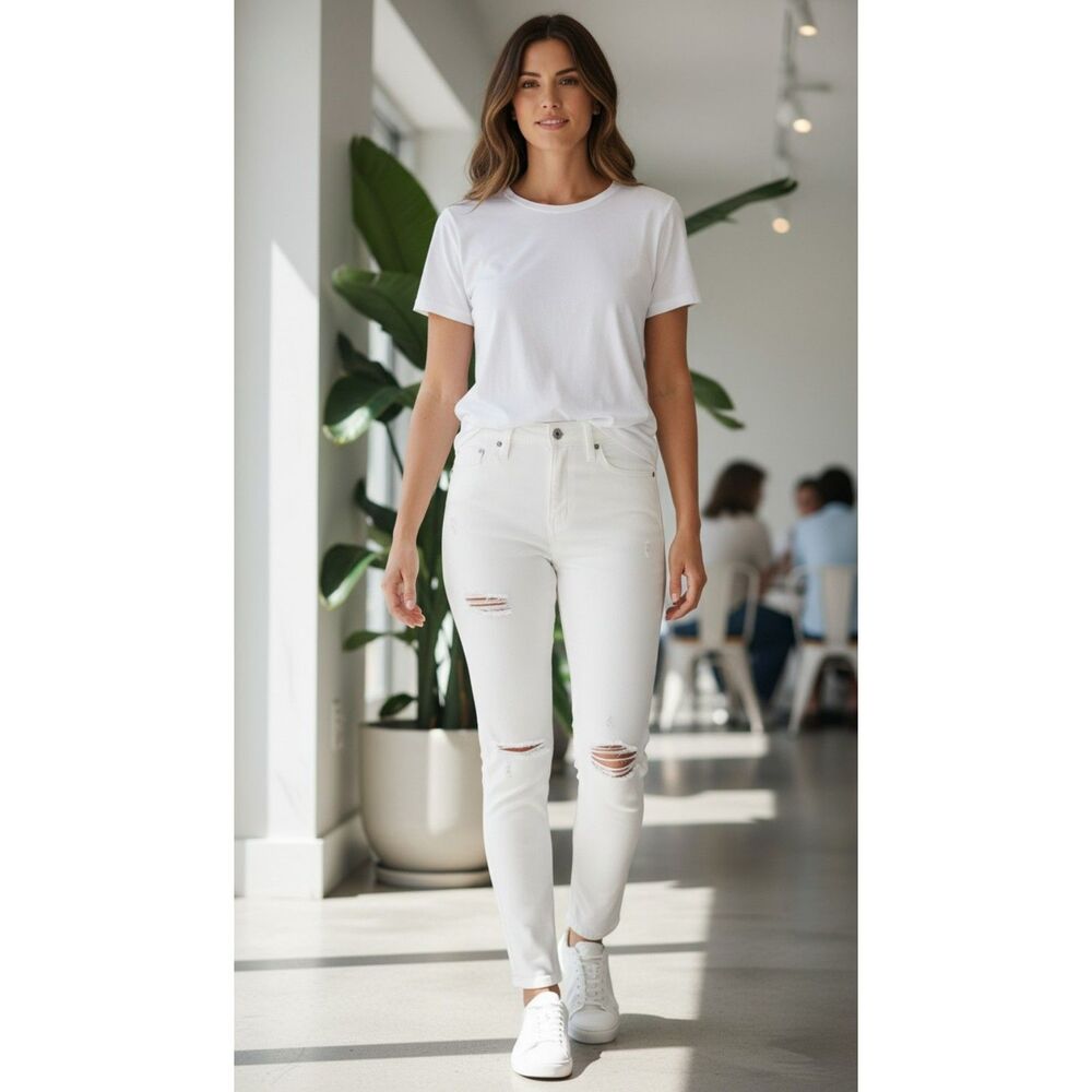 Cello Jeans Women's  Size 0 White Destroy last one #9